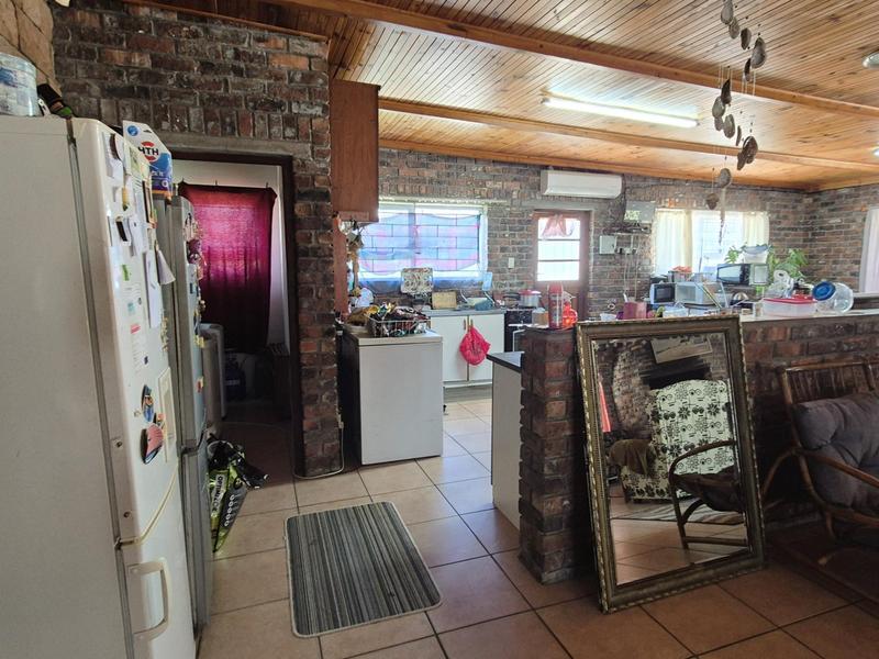 6 Bedroom Property for Sale in Gansbaai Central Western Cape